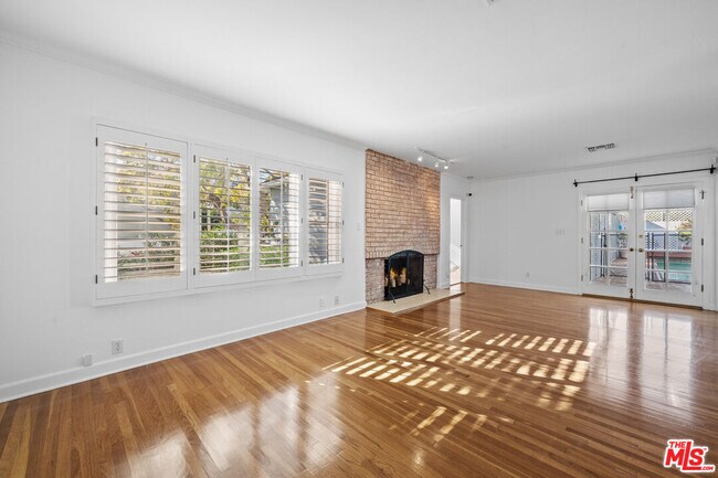 Building Photo - 955 Harvard St