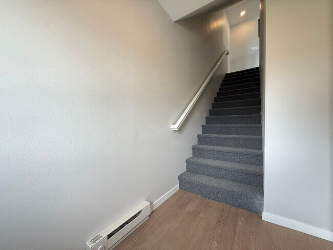 Building Photo - 141 Clark Dr