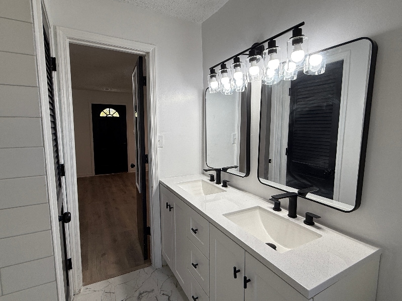 Building Photo - 2160 Dowdell Dr