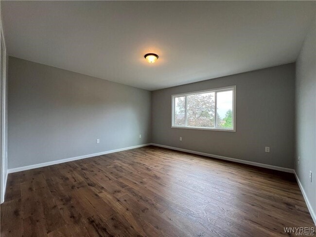 Building Photo - 1589 Center Rd