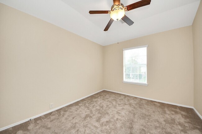 Building Photo - 6003 Baileys Run Ln