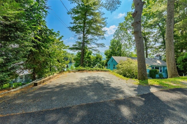 Building Photo - 24 Crescent Dr