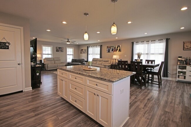 Building Photo - 224 Spring Run Ln