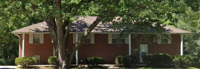 Primary Photo - 2912 N River Terrace