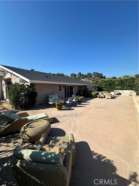 Building Photo - 3160 Kirkham Dr