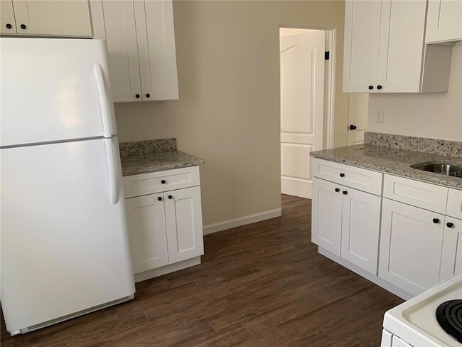 Building Photo - 127 E Kentucky Ave