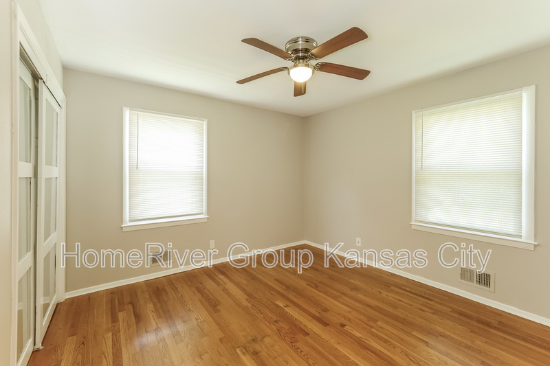 Building Photo - 4722 Overton Ave