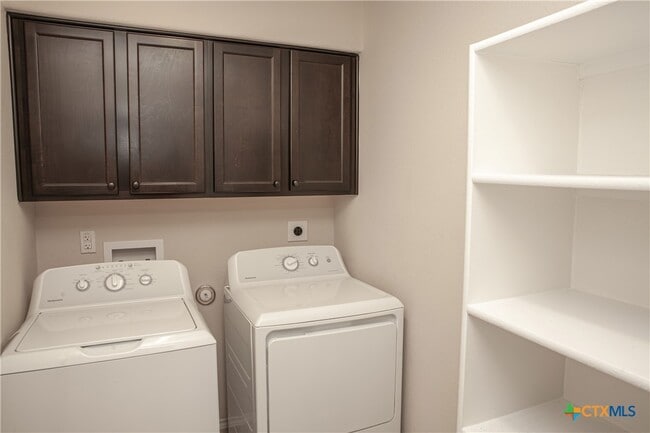 Building Photo - 5334 Cicero Dr