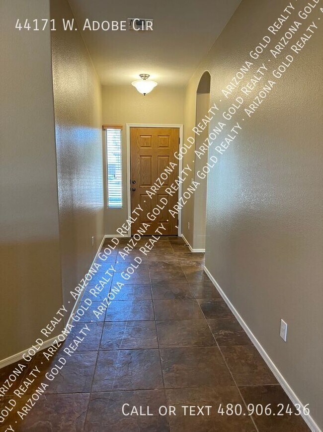Building Photo - 44171 Adobe Cir