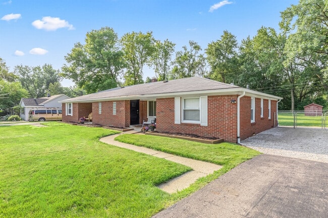 Building Photo - 8254 Mary Ann Ave