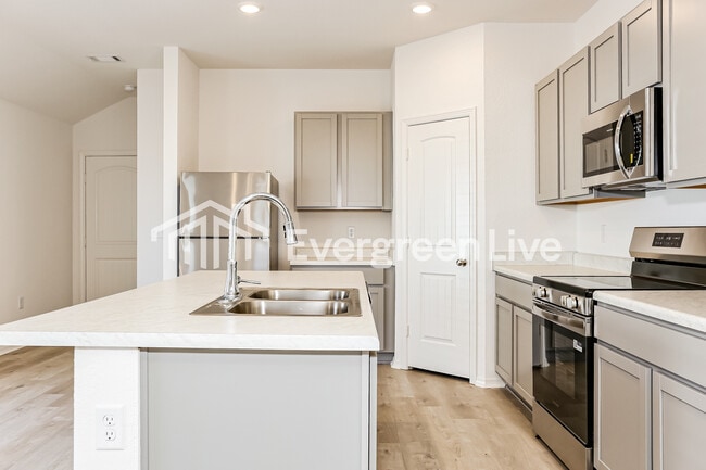 Building Photo - 12 Sourdough Crk Ln