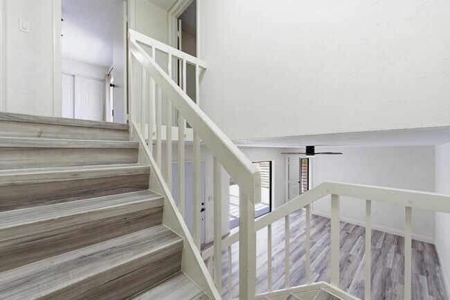 Building Photo - 1424 14th Terrace