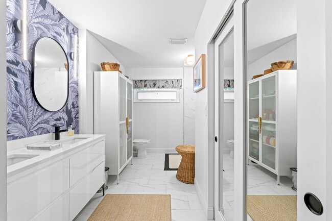 Building Photo - 2474 Bedford Mews Dr