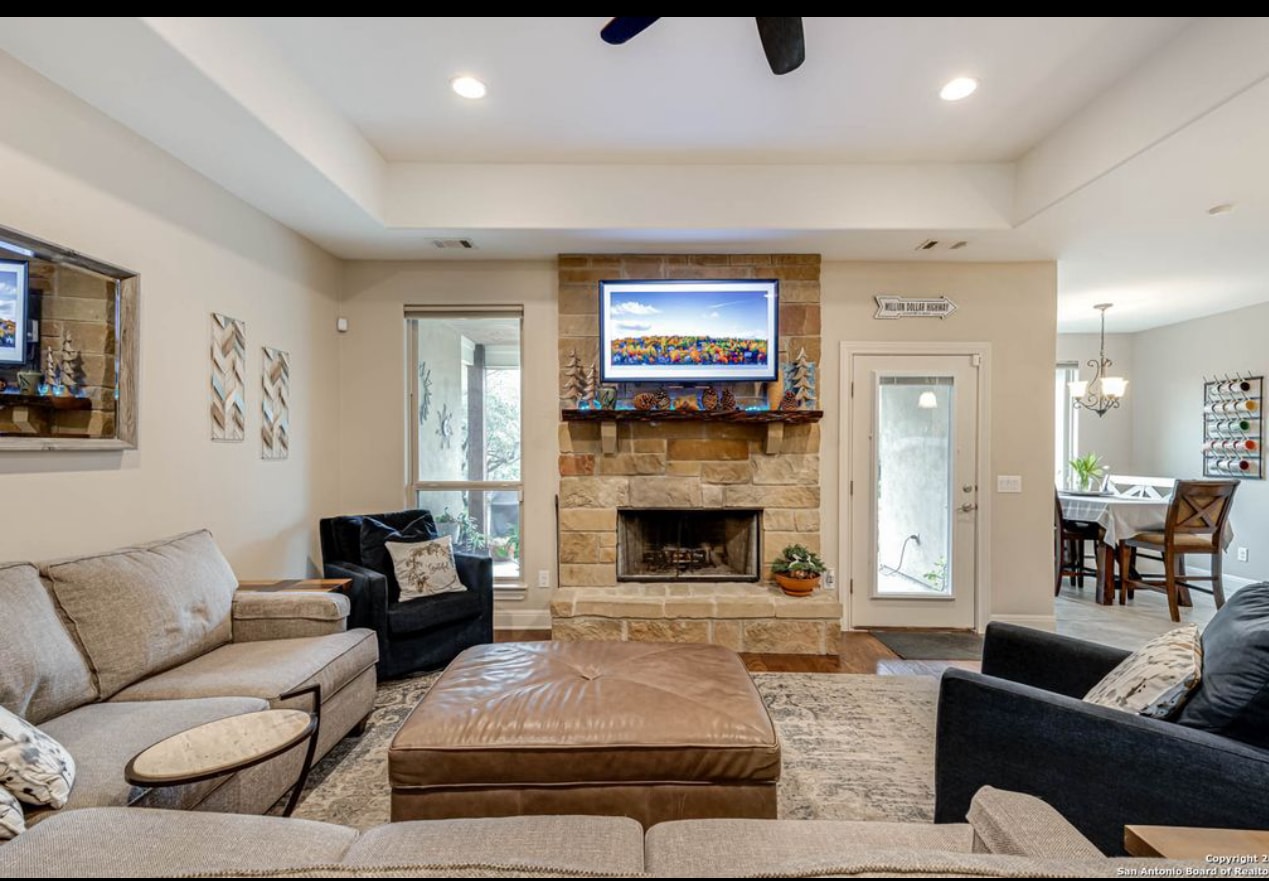 Building Photo - 1126 Ensenada Dr