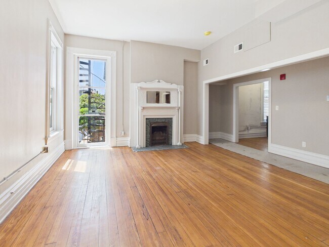 Building Photo - 7 E Franklin St