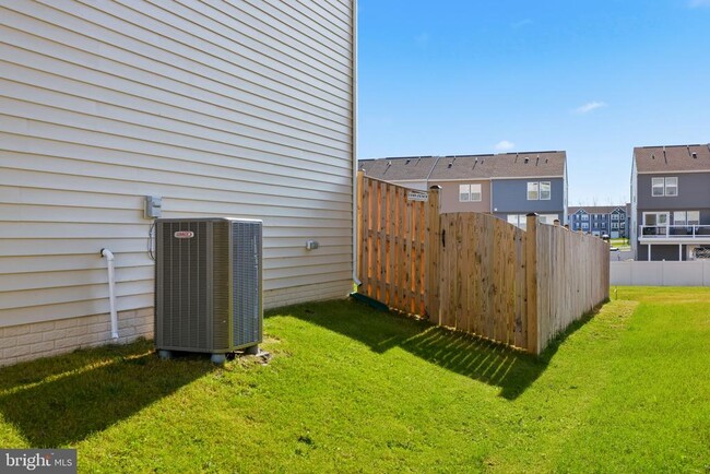 Building Photo - 38 Kirby Ct