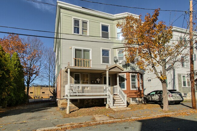 Building Photo - 31 Simon St