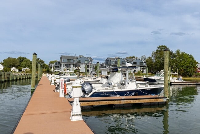 Building Photo - 28 Little Bay Dr