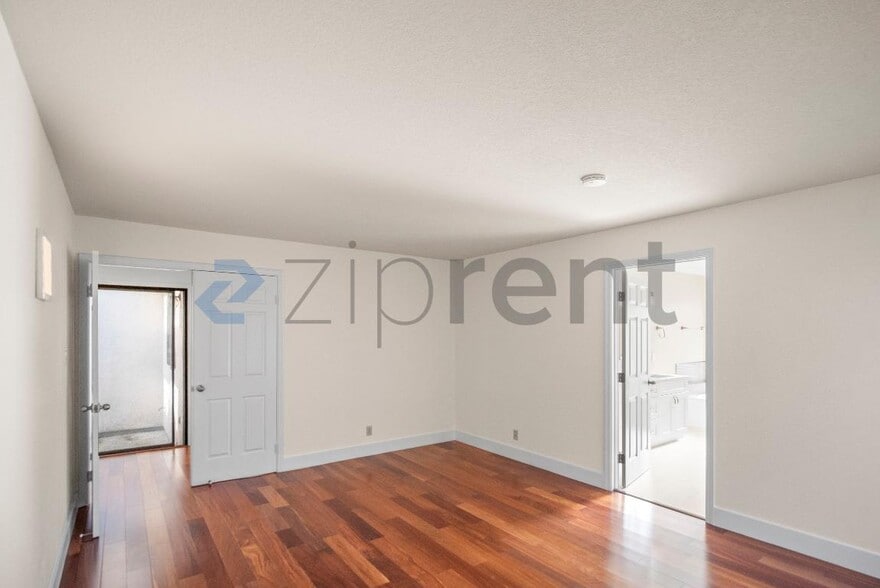 Building Photo - 1654 Sugarloaf Dr