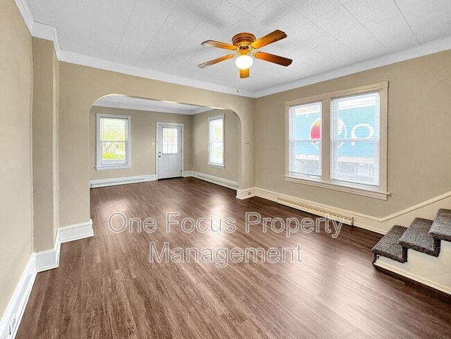 Building Photo - 1314 Dewey Ave