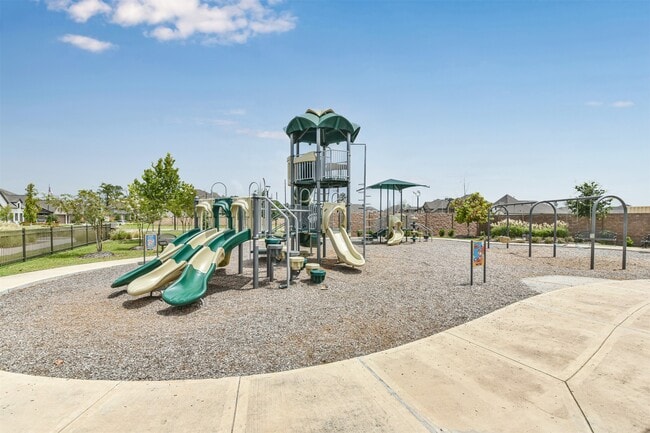 Building Photo - 15775 Cairnwell Bend Dr