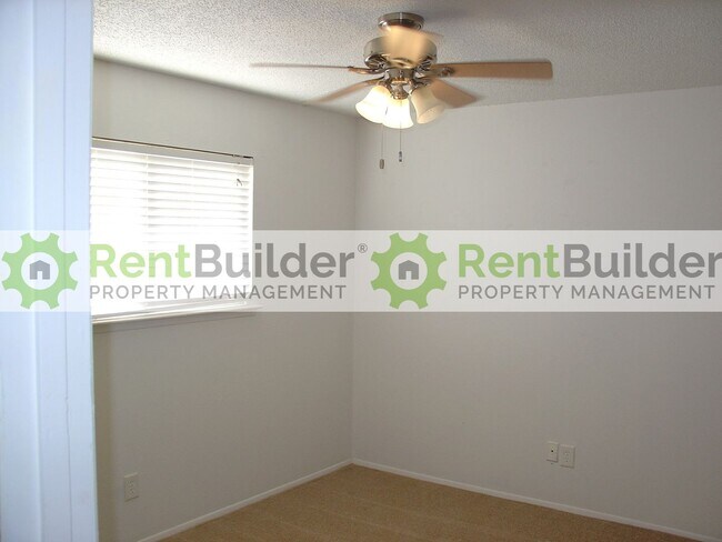 Building Photo - 14104 Turner Pl NE