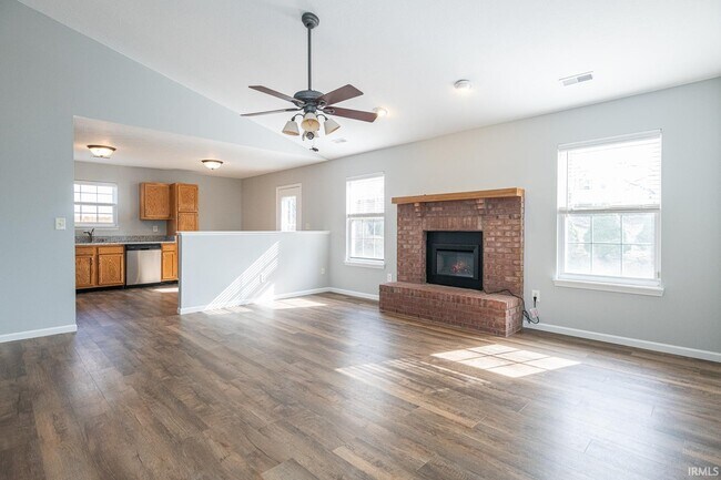 Building Photo - 635 S Fieldstone Blvd