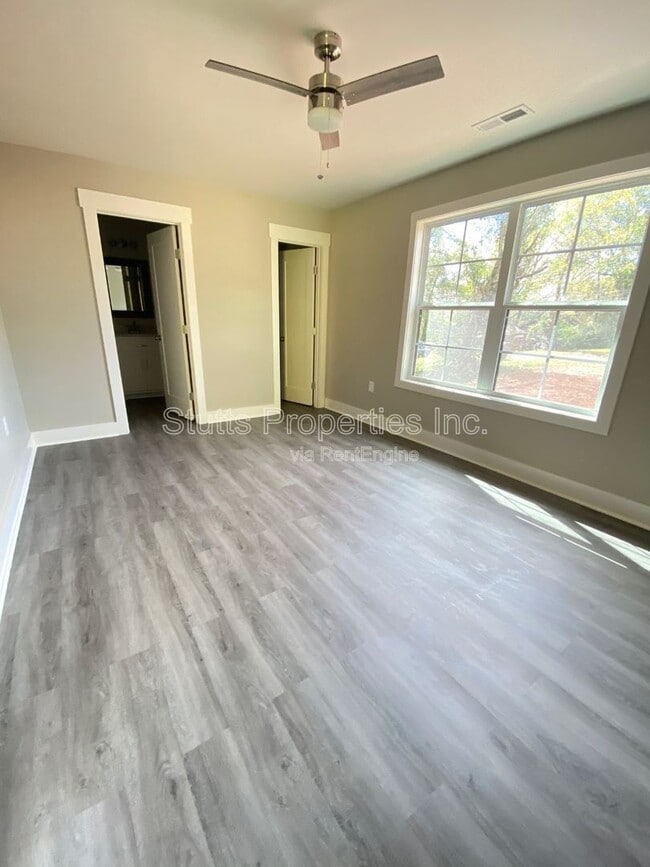 Building Photo - 213 Virginia Ave