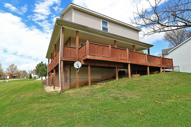 Building Photo - 4 Bedroom House Close to Campus