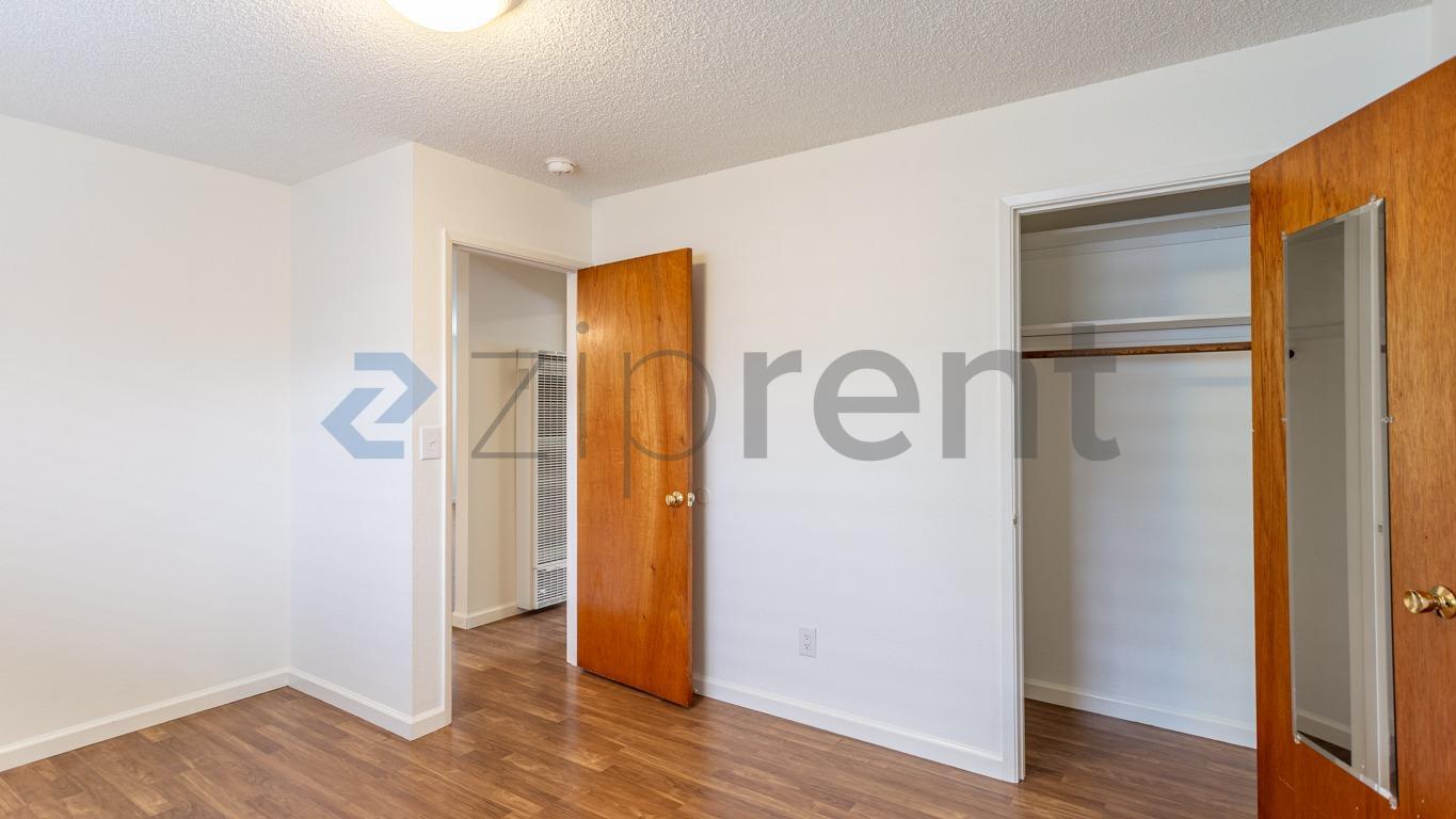 Building Photo - 12 Post St