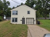 Building Photo - 1418 W Waldo Ave