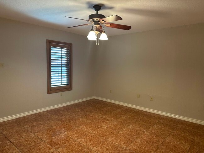 Building Photo - 9019 Siller Loop