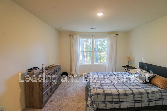 Building Photo - 507 Scarlett Maple St