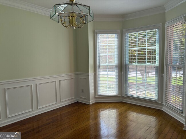Building Photo - 6221 Woodlore Dr NW