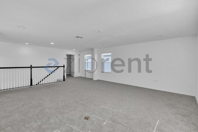 Building Photo - Unit n/a