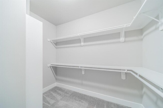 Building Photo - 2507 Des Chaumes St