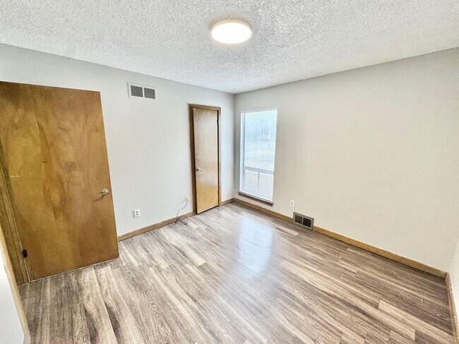 Building Photo - 3786 Tchulahoma Rd