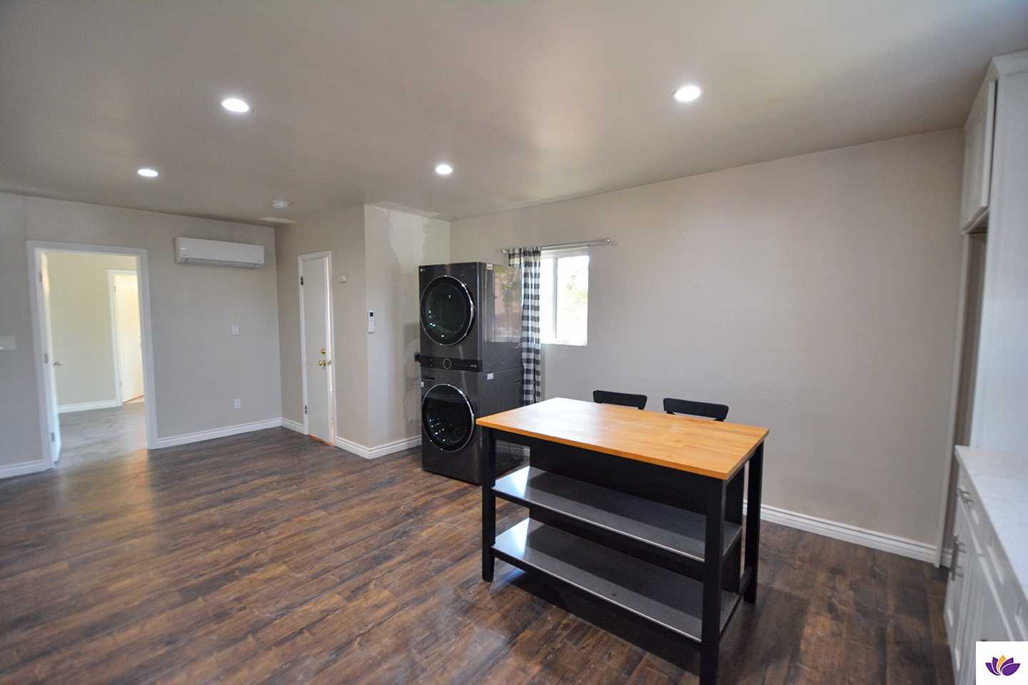 Building Photo - 9616 Gerald Ave