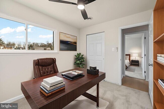 Building Photo - 2520 Linwood Ln