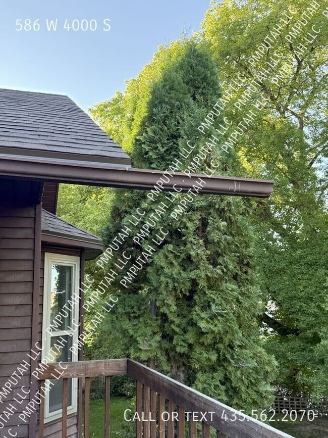 Building Photo - 586 4000 S