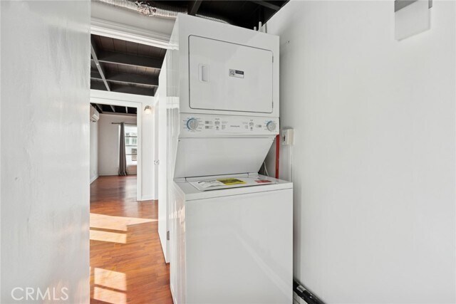 Building Photo - 305 Marine Ave