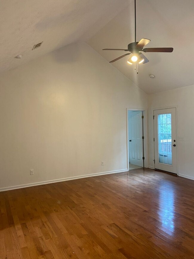 Building Photo - 940 Sandstone Ln