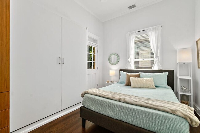 Building Photo - 17 Old Mission Ave