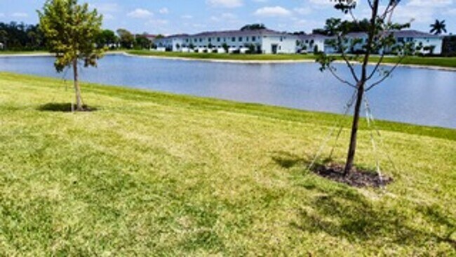 Building Photo - Brand new Townhome centrally located in La...