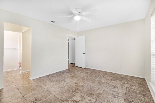 Building Photo - 10314 Paintbrush Ln