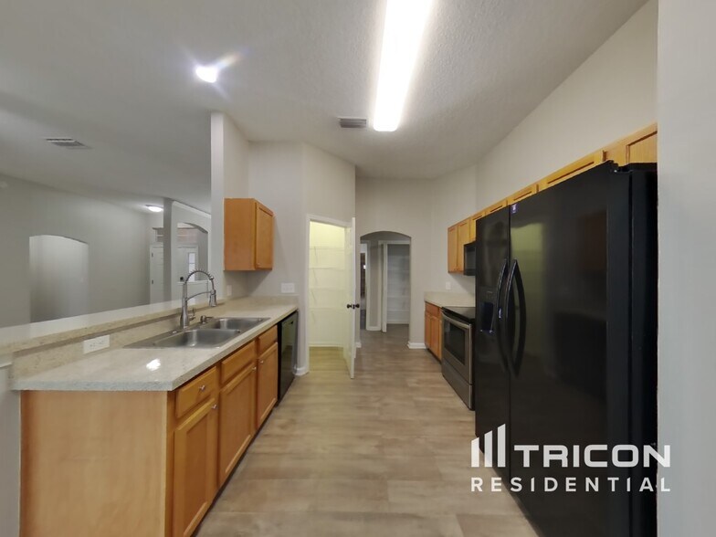 Building Photo - 11507 Otters Den Ct E