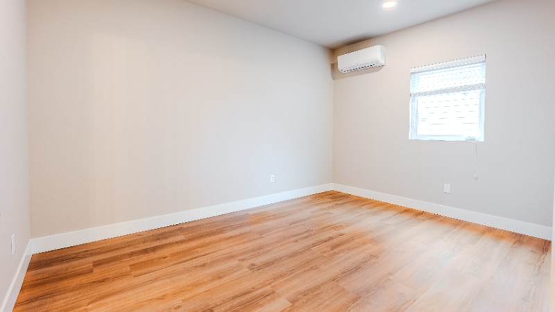 Building Photo - 2106 Oakes Ave