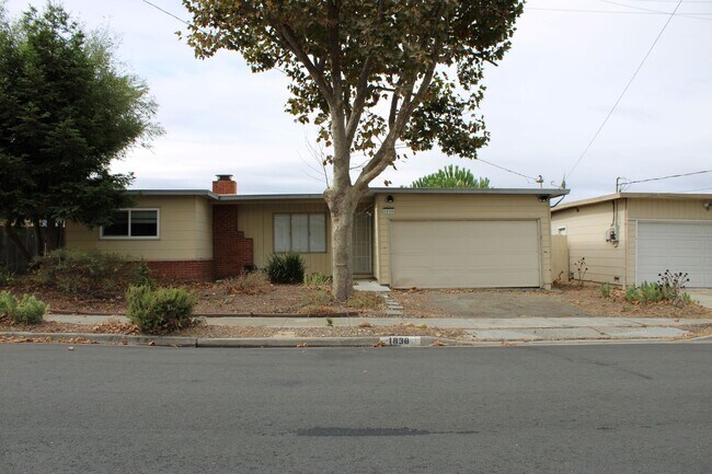 Primary Photo - 3 bed 1 bath home