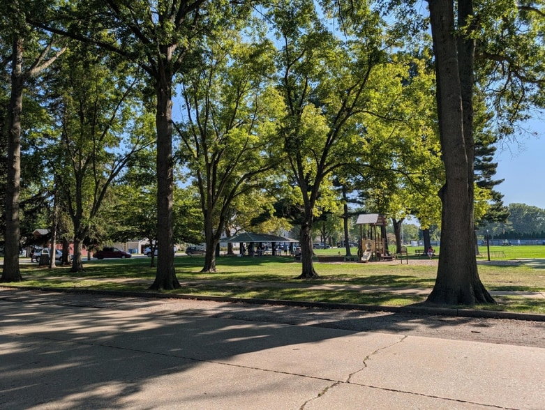 Building Photo - 506 W Morgan Ave