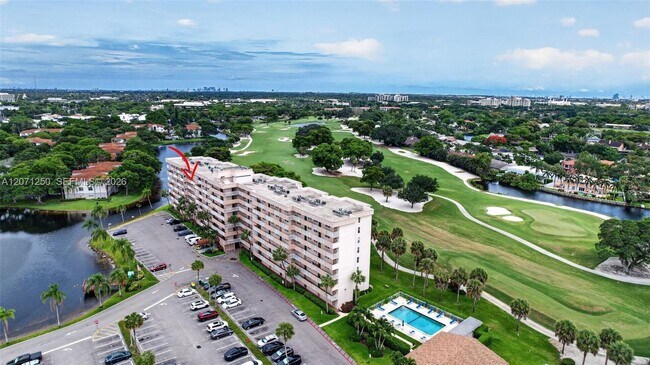 Building Photo - 250 Jacaranda Dr